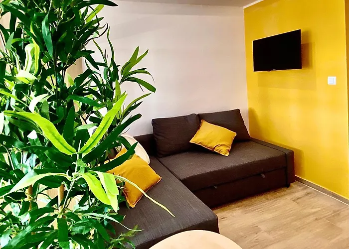 Studio Apartment F&J