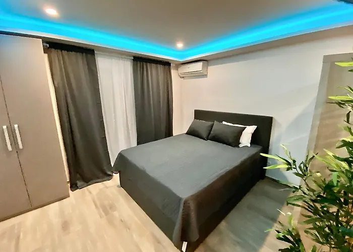 Studio Apartment F&J