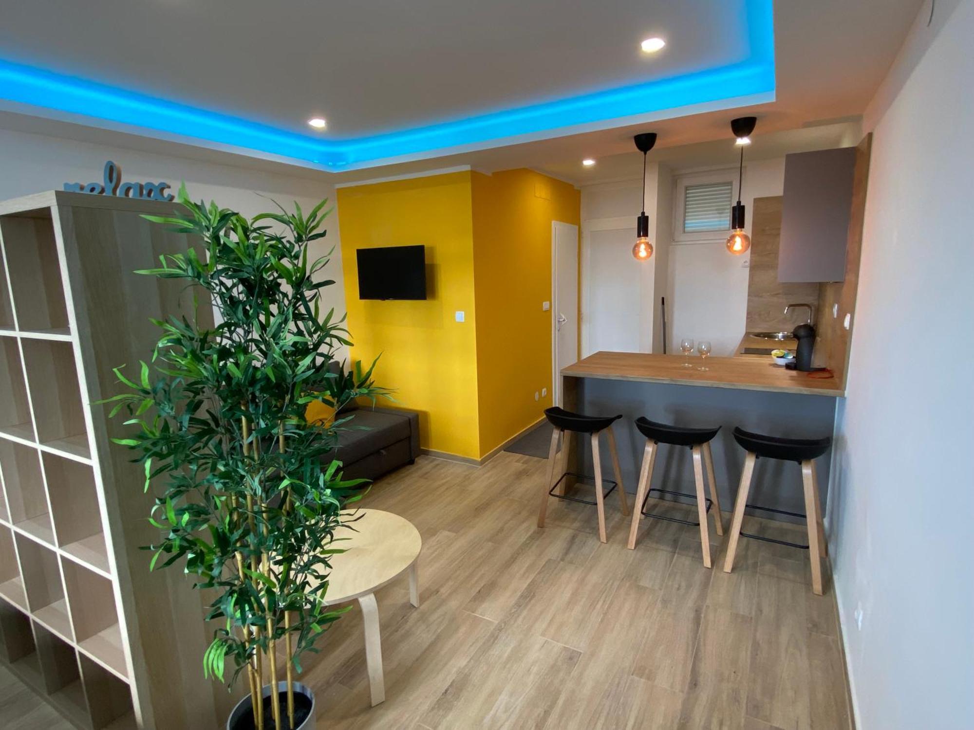 Apartment F&j *