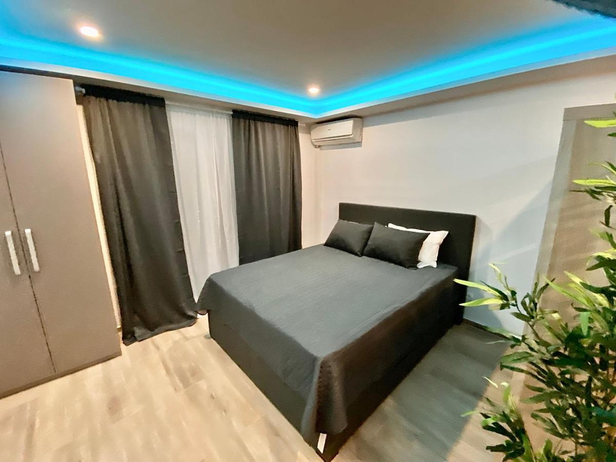 Apartment F&j *